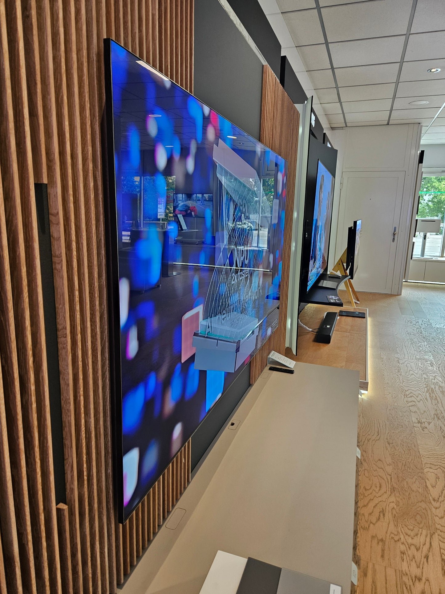 Samsung Neo QLED 8K QE75QN900D - Ausstellungsmodell neuwertig